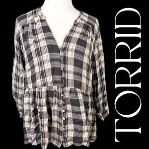 Torrid 1 buttondown shirt